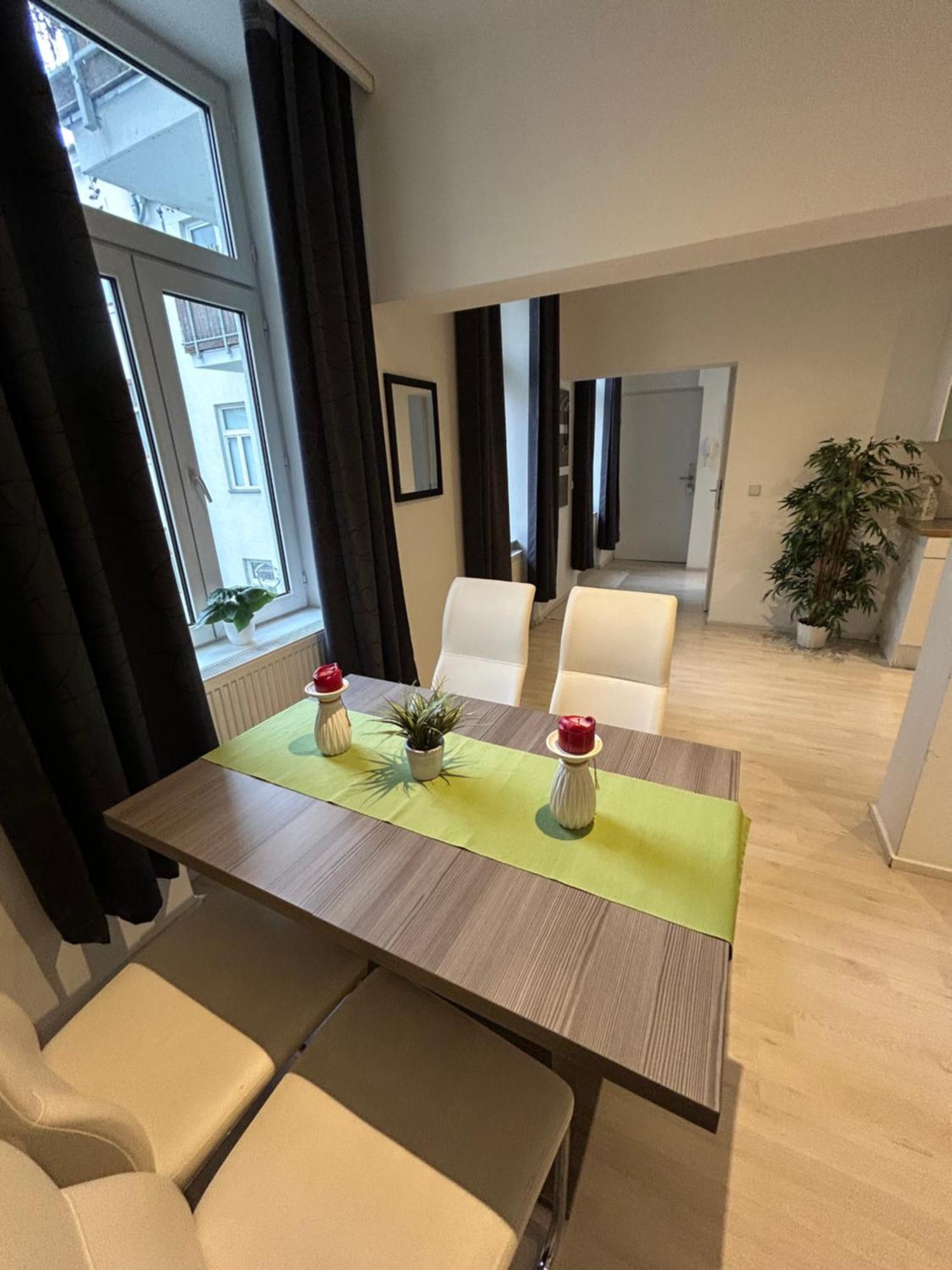 Schoene, Helle In Stadtnaehe Viena
