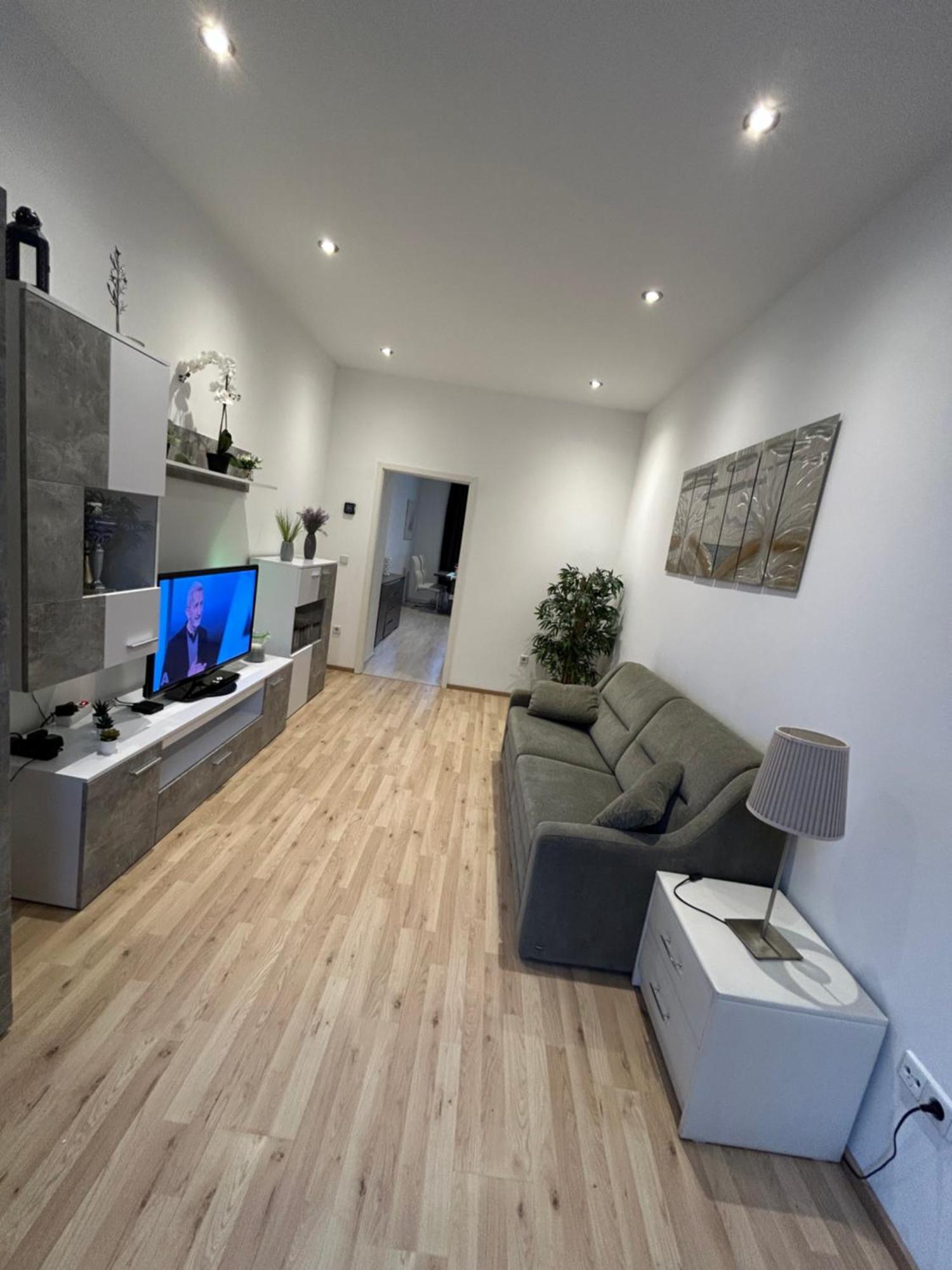 Schoene, Helle In Stadtnaehe Apartamento Viena